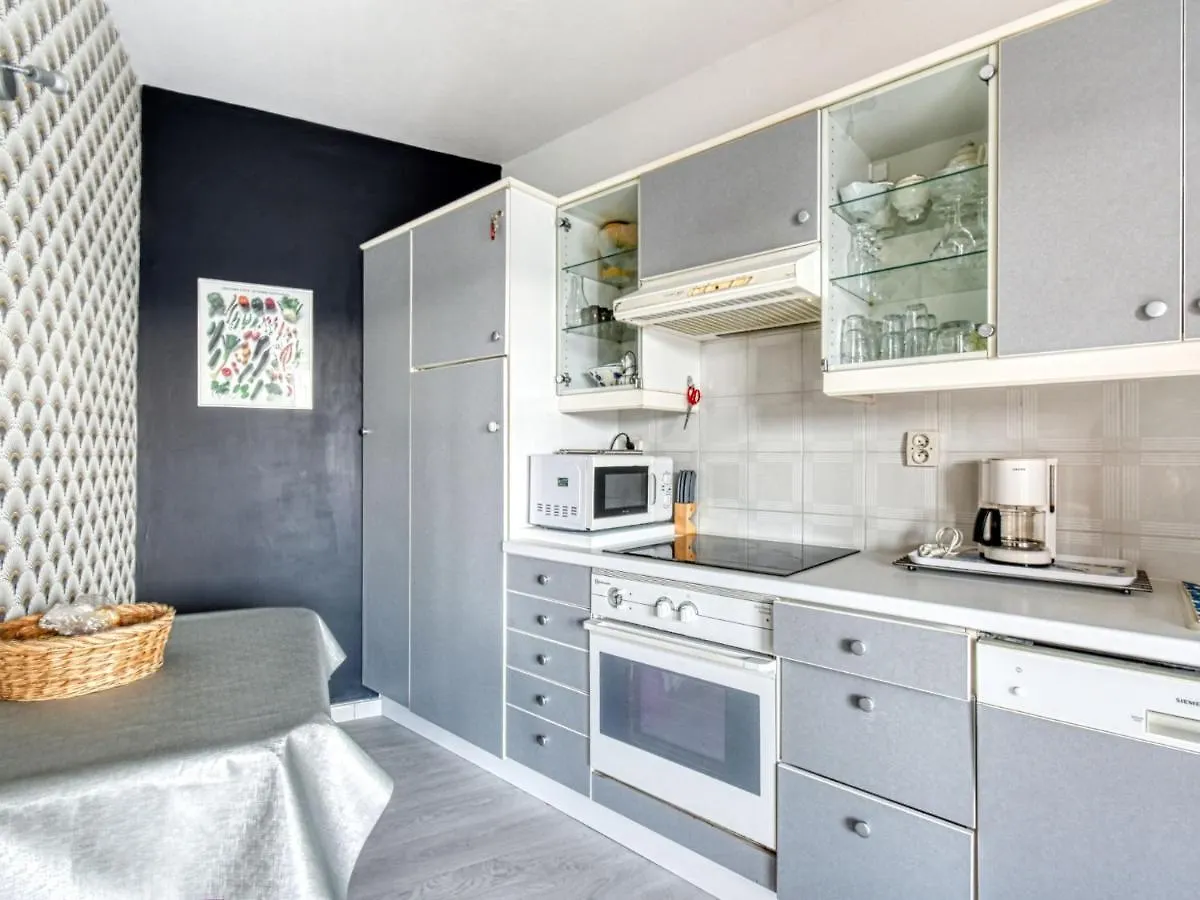 Apartment Residence Les Cariatides By Interhome Frejus