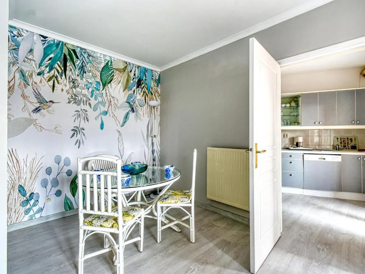 Apartment Residence Les Cariatides By Interhome Frejus